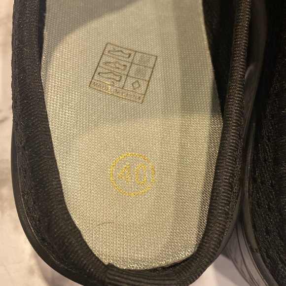 Slide on Shoes - Picture 4 of 9